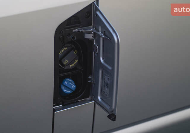 Серый Фольксваген Transporter, объемом двигателя 2 л и пробегом 248 тыс. км за 23000 $, фото 44 на Automoto.ua