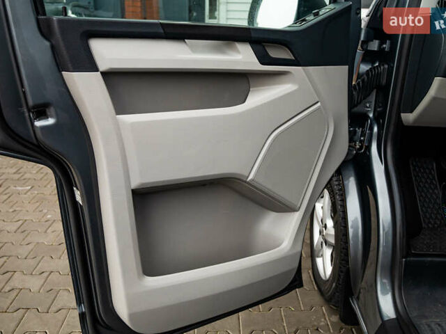 Серый Фольксваген Transporter, объемом двигателя 2 л и пробегом 159 тыс. км за 26500 $, фото 45 на Automoto.ua