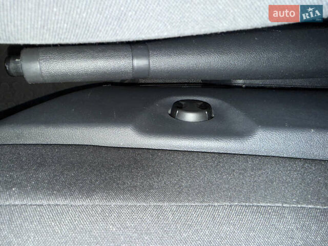 Серый Фольксваген Transporter, объемом двигателя 2 л и пробегом 228 тыс. км за 19300 $, фото 25 на Automoto.ua