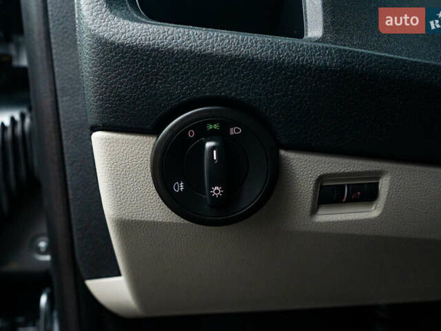 Серый Фольксваген Transporter, объемом двигателя 2 л и пробегом 159 тыс. км за 26500 $, фото 35 на Automoto.ua