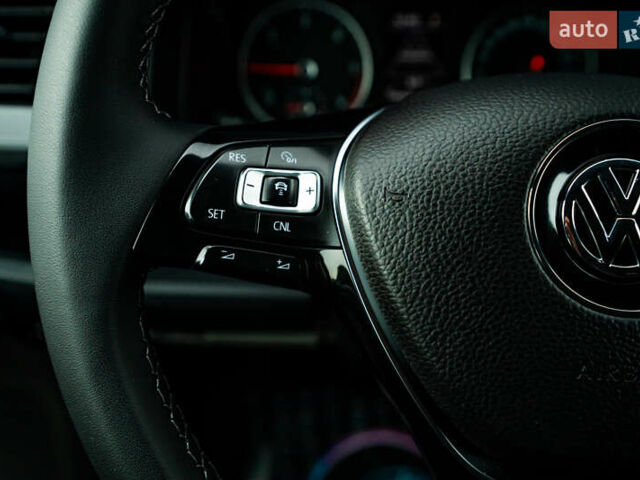 Серый Фольксваген Transporter, объемом двигателя 2 л и пробегом 159 тыс. км за 26500 $, фото 71 на Automoto.ua