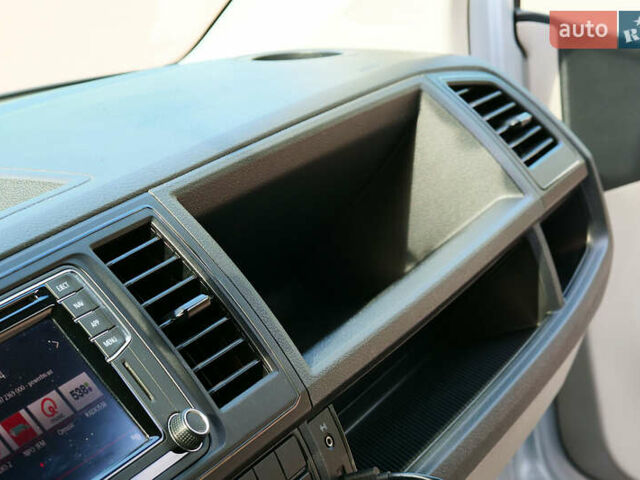 Серый Фольксваген Transporter, объемом двигателя 2 л и пробегом 248 тыс. км за 23000 $, фото 71 на Automoto.ua