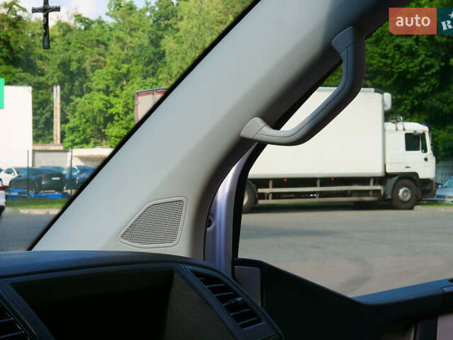 Серый Фольксваген Transporter, объемом двигателя 2 л и пробегом 248 тыс. км за 23000 $, фото 65 на Automoto.ua