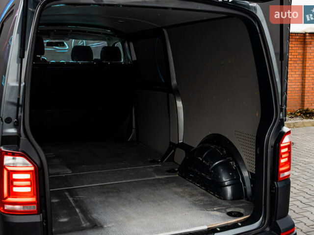 Серый Фольксваген Transporter, объемом двигателя 2 л и пробегом 159 тыс. км за 26500 $, фото 57 на Automoto.ua