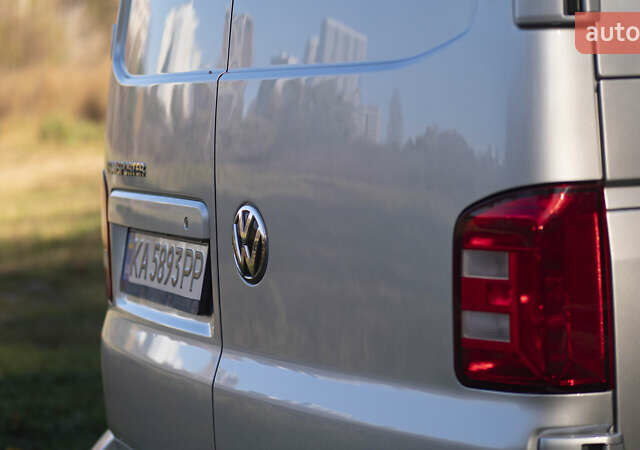 Серый Фольксваген Transporter, объемом двигателя 2 л и пробегом 248 тыс. км за 23000 $, фото 25 на Automoto.ua