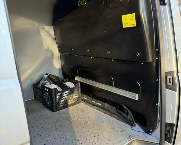 Сірий Фольксваген Transporter, об'ємом двигуна 2 л та пробігом 248 тис. км за 24900 $, фото 16 на Automoto.ua