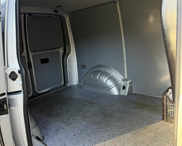 Сірий Фольксваген Transporter, об'ємом двигуна 2 л та пробігом 248 тис. км за 24900 $, фото 17 на Automoto.ua