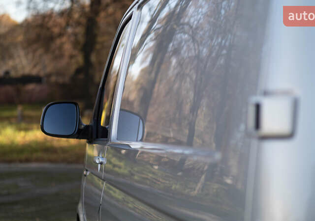 Серый Фольксваген Transporter, объемом двигателя 2 л и пробегом 248 тыс. км за 23000 $, фото 28 на Automoto.ua