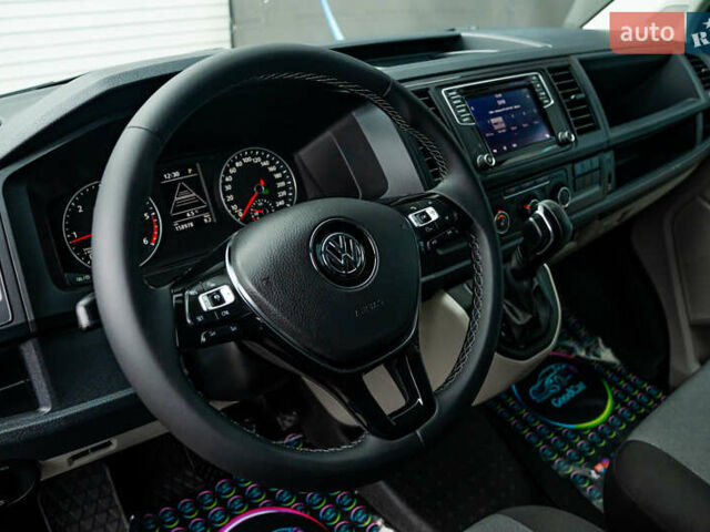 Серый Фольксваген Transporter, объемом двигателя 2 л и пробегом 159 тыс. км за 26500 $, фото 42 на Automoto.ua