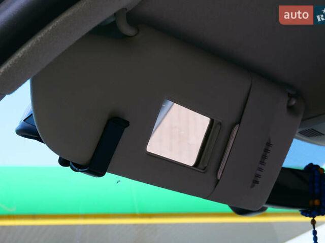 Серый Фольксваген Transporter, объемом двигателя 2 л и пробегом 248 тыс. км за 23000 $, фото 68 на Automoto.ua