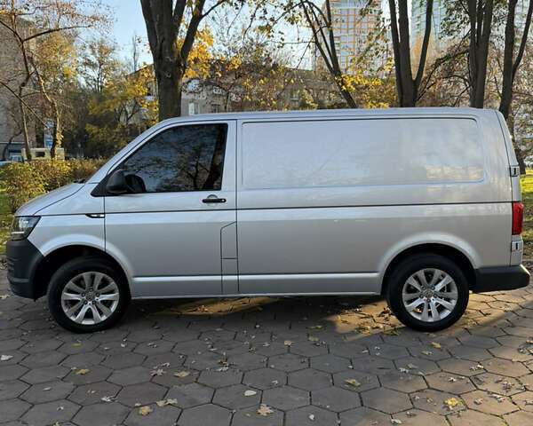 Сірий Фольксваген Transporter, об'ємом двигуна 2 л та пробігом 248 тис. км за 24900 $, фото 3 на Automoto.ua