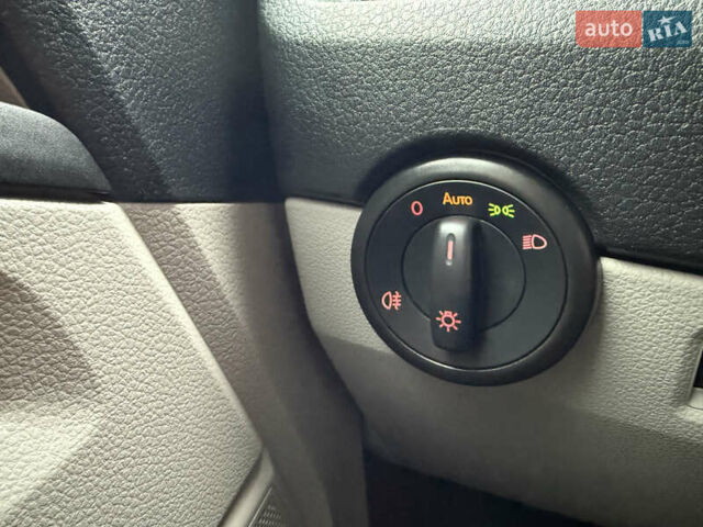 Серый Фольксваген Transporter, объемом двигателя 2 л и пробегом 228 тыс. км за 19400 $, фото 29 на Automoto.ua