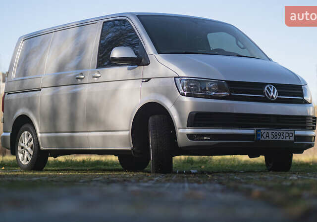 Серый Фольксваген Transporter, объемом двигателя 2 л и пробегом 248 тыс. км за 23000 $, фото 4 на Automoto.ua
