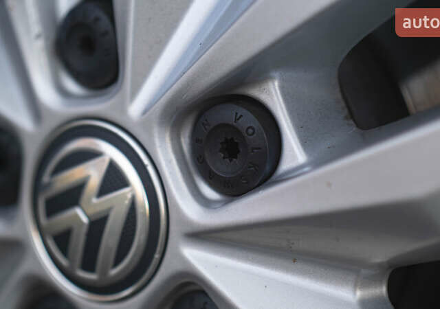 Серый Фольксваген Transporter, объемом двигателя 2 л и пробегом 248 тыс. км за 23000 $, фото 43 на Automoto.ua