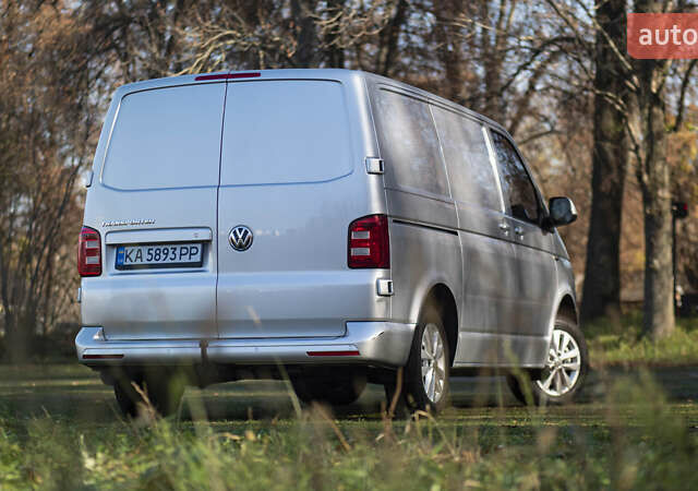 Серый Фольксваген Transporter, объемом двигателя 2 л и пробегом 248 тыс. км за 23000 $, фото 8 на Automoto.ua