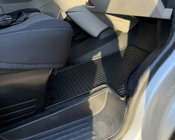 Сірий Фольксваген Transporter, об'ємом двигуна 2 л та пробігом 248 тис. км за 24900 $, фото 24 на Automoto.ua