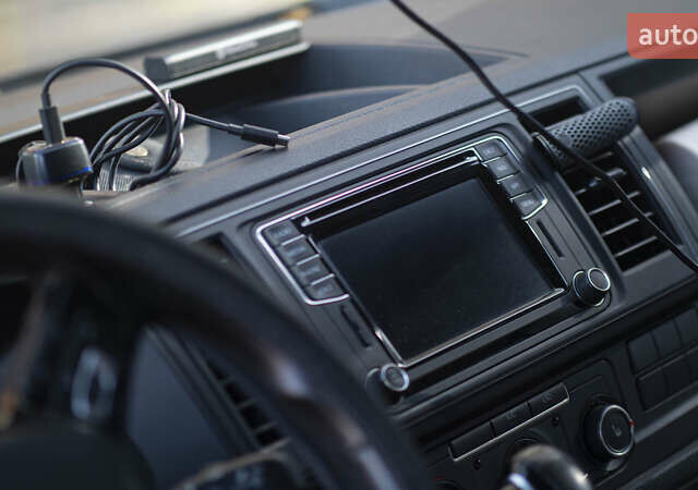 Серый Фольксваген Transporter, объемом двигателя 2 л и пробегом 248 тыс. км за 23000 $, фото 50 на Automoto.ua