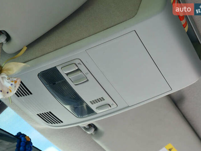 Серый Фольксваген Transporter, объемом двигателя 2 л и пробегом 248 тыс. км за 23000 $, фото 70 на Automoto.ua