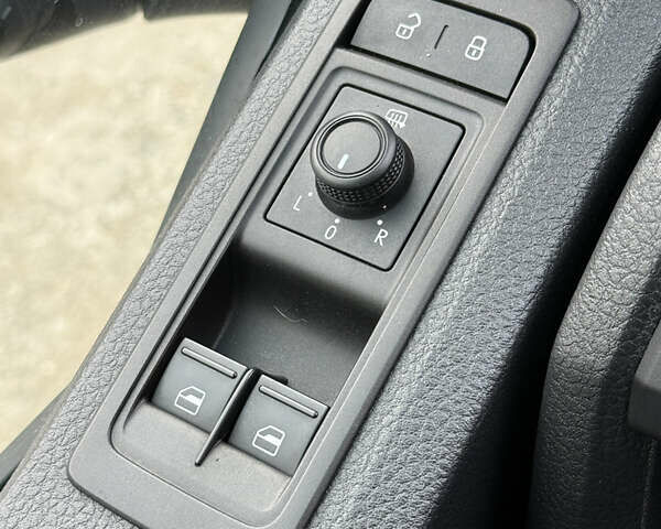 Серый Фольксваген Transporter, объемом двигателя 2 л и пробегом 228 тыс. км за 19400 $, фото 32 на Automoto.ua