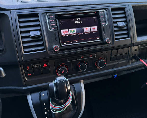 Сірий Фольксваген Transporter, об'ємом двигуна 2 л та пробігом 248 тис. км за 24900 $, фото 32 на Automoto.ua