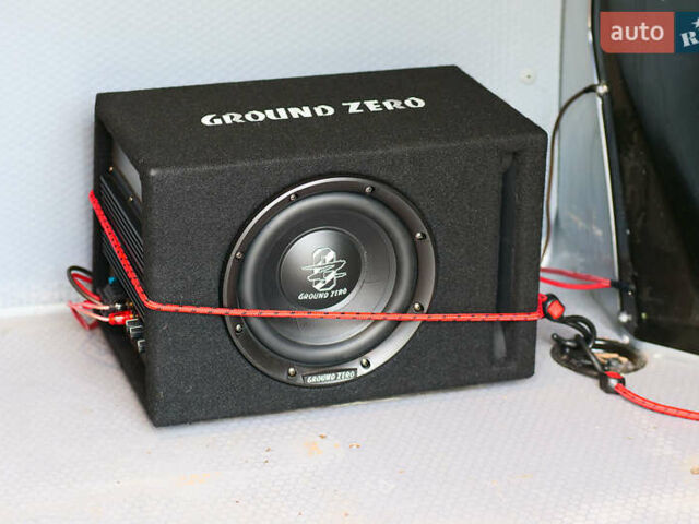 Серый Фольксваген Transporter, объемом двигателя 2 л и пробегом 248 тыс. км за 23000 $, фото 80 на Automoto.ua