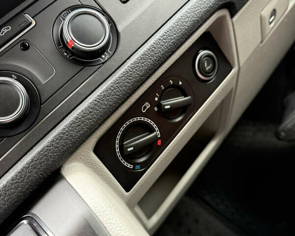 Сірий Фольксваген Transporter, об'ємом двигуна 1.97 л та пробігом 235 тис. км за 21000 $, фото 13 на Automoto.ua