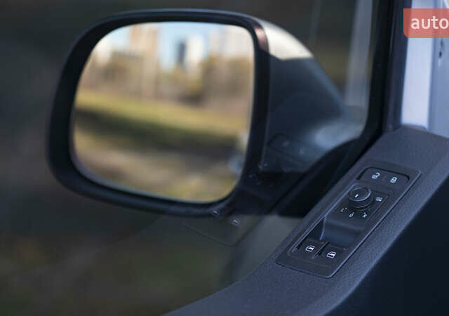 Серый Фольксваген Transporter, объемом двигателя 2 л и пробегом 248 тыс. км за 23000 $, фото 46 на Automoto.ua