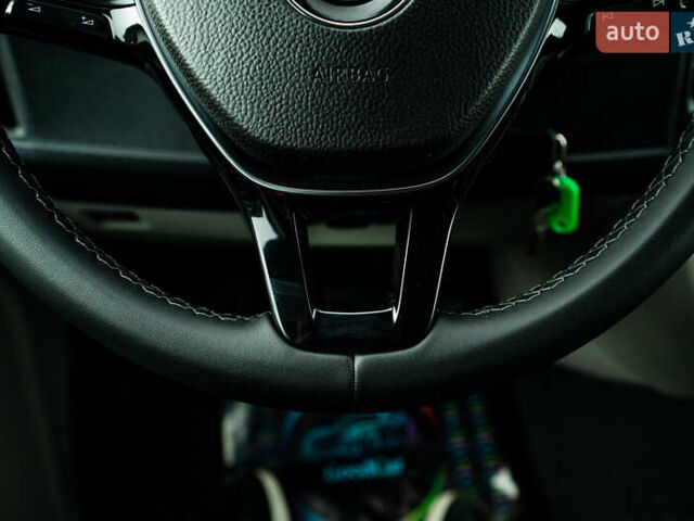 Серый Фольксваген Transporter, объемом двигателя 2 л и пробегом 159 тыс. км за 26500 $, фото 72 на Automoto.ua