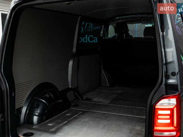 Серый Фольксваген Transporter, объемом двигателя 2 л и пробегом 159 тыс. км за 26500 $, фото 58 на Automoto.ua