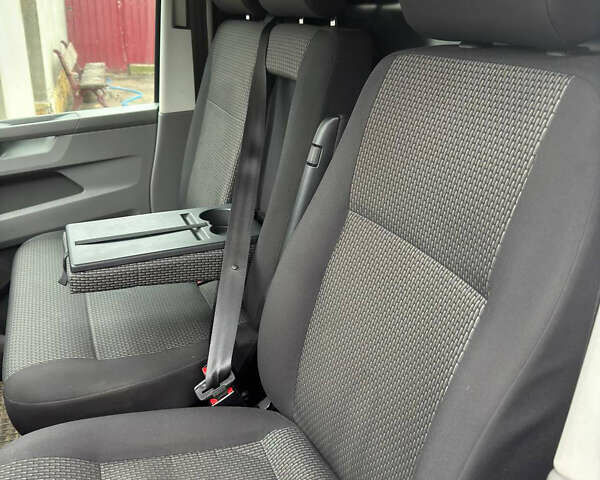 Сірий Фольксваген Transporter, об'ємом двигуна 1.97 л та пробігом 216 тис. км за 25900 $, фото 15 на Automoto.ua