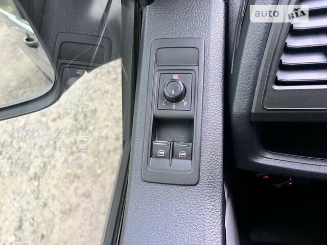 Серый Фольксваген Transporter, объемом двигателя 2 л и пробегом 225 тыс. км за 21999 $, фото 26 на Automoto.ua