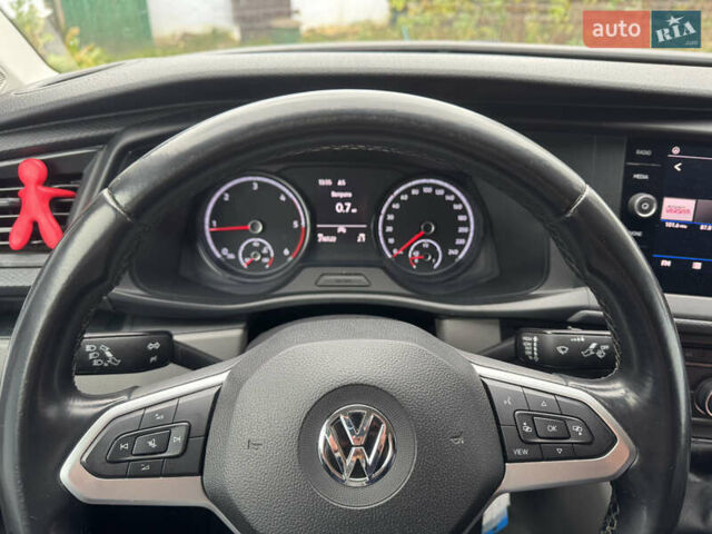 Сірий Фольксваген Transporter, об'ємом двигуна 1.97 л та пробігом 216 тис. км за 25900 $, фото 9 на Automoto.ua