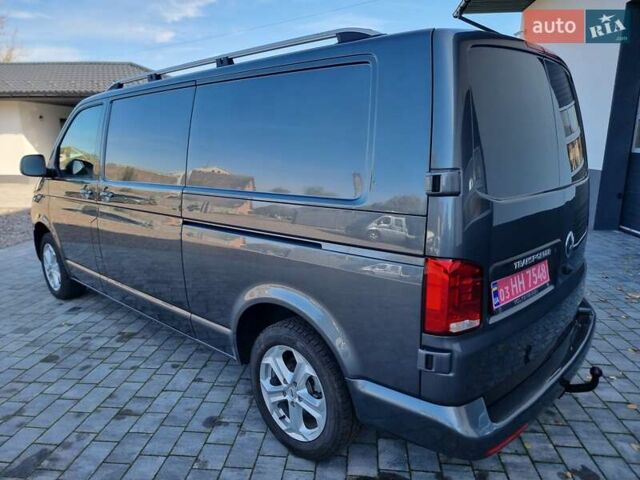 Серый Фольксваген Transporter, объемом двигателя 2 л и пробегом 189 тыс. км за 22500 $, фото 3 на Automoto.ua