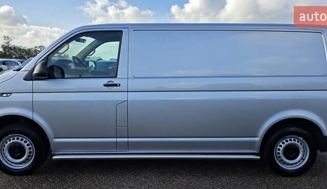 Серый Фольксваген Transporter, объемом двигателя 2 л и пробегом 203 тыс. км за 22900 $, фото 1 на Automoto.ua