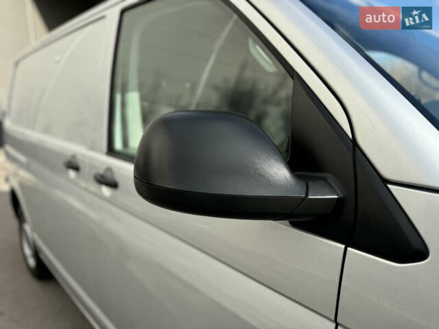 Серый Фольксваген Transporter, объемом двигателя 1.97 л и пробегом 220 тыс. км за 29500 $, фото 13 на Automoto.ua