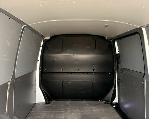 Серый Фольксваген Transporter, объемом двигателя 2 л и пробегом 239 тыс. км за 25900 $, фото 27 на Automoto.ua