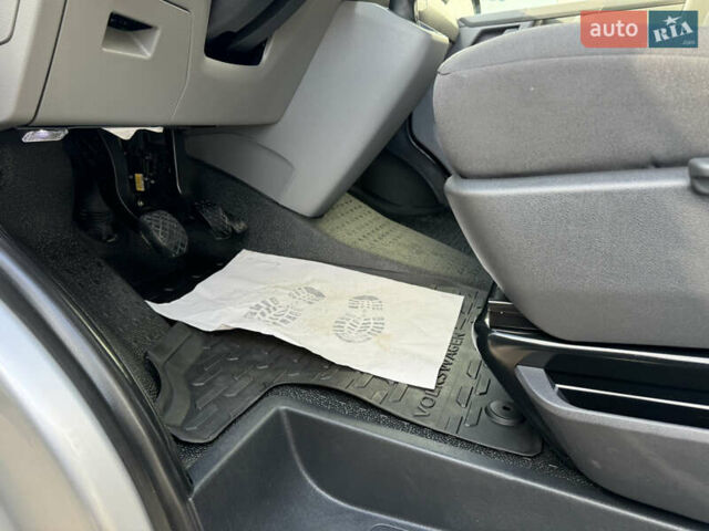 Серый Фольксваген Transporter, объемом двигателя 1.97 л и пробегом 220 тыс. км за 29500 $, фото 71 на Automoto.ua