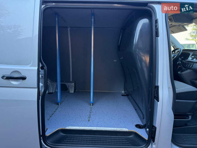 Серый Фольксваген Transporter, объемом двигателя 2 л и пробегом 150 тыс. км за 26800 $, фото 32 на Automoto.ua