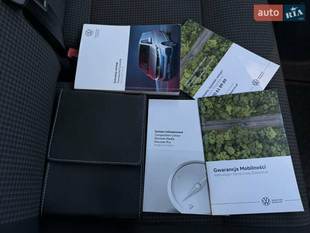 Серый Фольксваген Transporter, объемом двигателя 2 л и пробегом 208 тыс. км за 24850 $, фото 127 на Automoto.ua