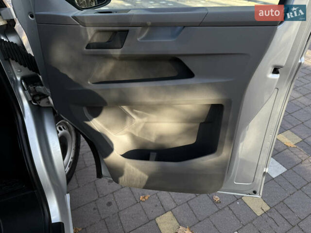 Серый Фольксваген Transporter, объемом двигателя 2 л и пробегом 208 тыс. км за 24850 $, фото 87 на Automoto.ua