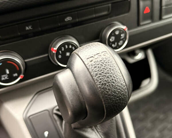 Серый Фольксваген Transporter, объемом двигателя 2 л и пробегом 239 тыс. км за 25900 $, фото 16 на Automoto.ua