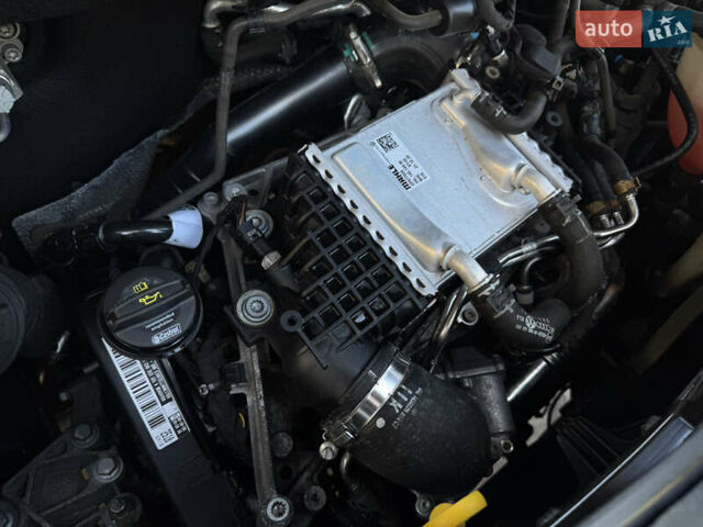 Серый Фольксваген Transporter, объемом двигателя 2 л и пробегом 208 тыс. км за 24850 $, фото 135 на Automoto.ua