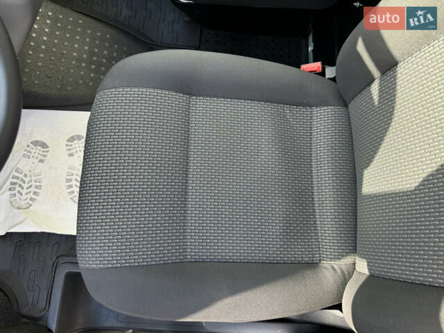 Серый Фольксваген Transporter, объемом двигателя 1.97 л и пробегом 220 тыс. км за 29500 $, фото 74 на Automoto.ua