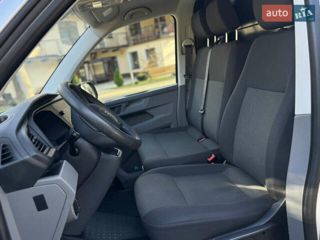 Серый Фольксваген Transporter, объемом двигателя 2 л и пробегом 208 тыс. км за 24850 $, фото 61 на Automoto.ua