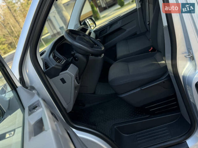 Серый Фольксваген Transporter, объемом двигателя 2 л и пробегом 208 тыс. км за 24850 $, фото 54 на Automoto.ua