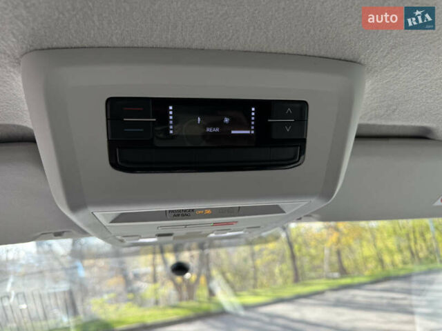 Серый Фольксваген Transporter, объемом двигателя 1.97 л и пробегом 220 тыс. км за 29500 $, фото 82 на Automoto.ua