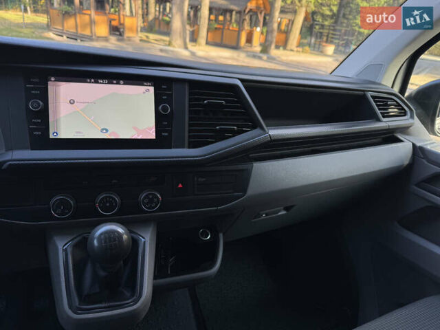 Серый Фольксваген Transporter, объемом двигателя 2 л и пробегом 208 тыс. км за 24850 $, фото 94 на Automoto.ua