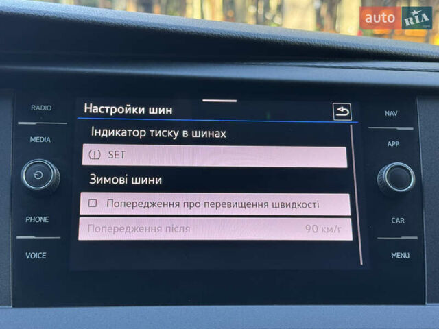 Серый Фольксваген Transporter, объемом двигателя 2 л и пробегом 208 тыс. км за 24850 $, фото 113 на Automoto.ua