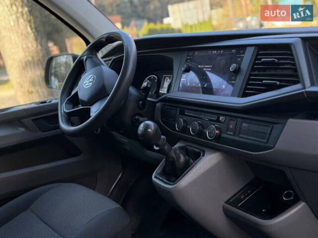 Серый Фольксваген Transporter, объемом двигателя 2 л и пробегом 208 тыс. км за 24850 $, фото 91 на Automoto.ua
