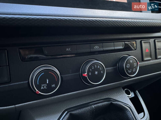 Серый Фольксваген Transporter, объемом двигателя 2 л и пробегом 208 тыс. км за 24850 $, фото 95 на Automoto.ua